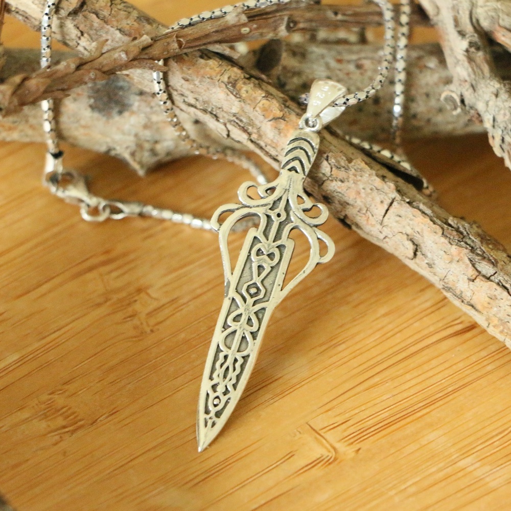 925 Sterling Silver Decorated Sword men’s necklace - Picture 2 of 8